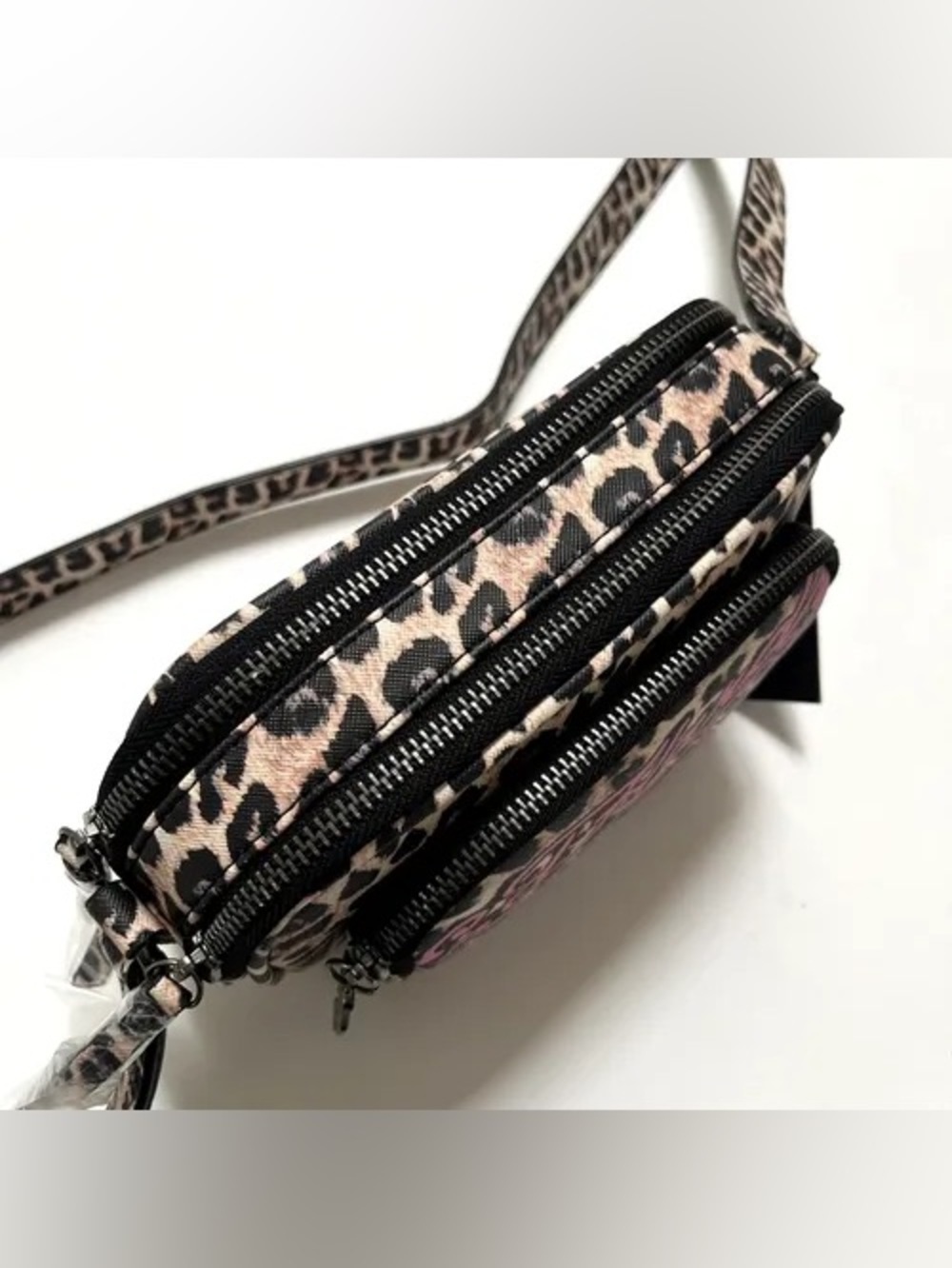 Ed Hardy Leopard Crossbody Bag with Pink Logo and Rose VINTAGE Y2K - Picture 4 of 7
